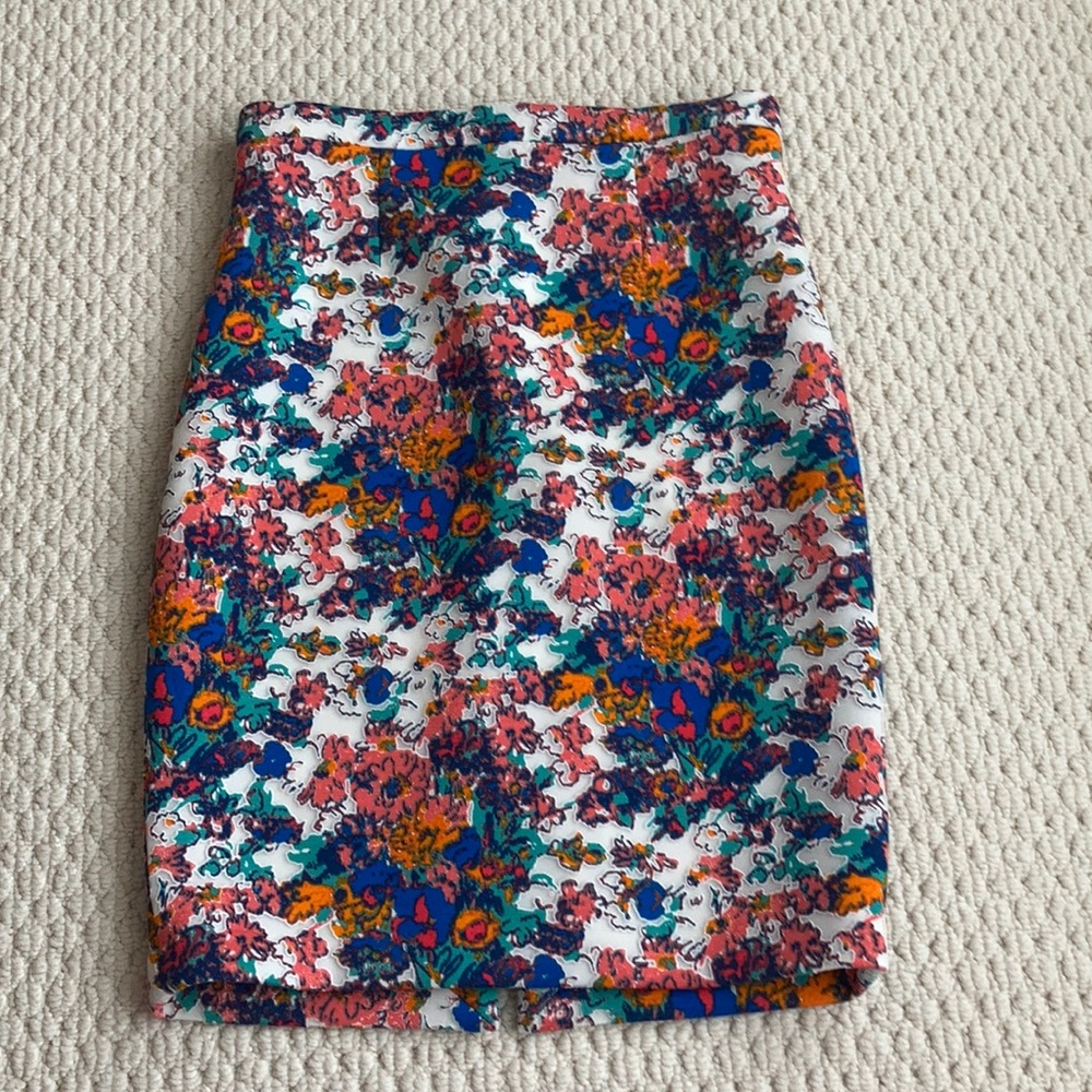 High waisted neoprene floral skirt.